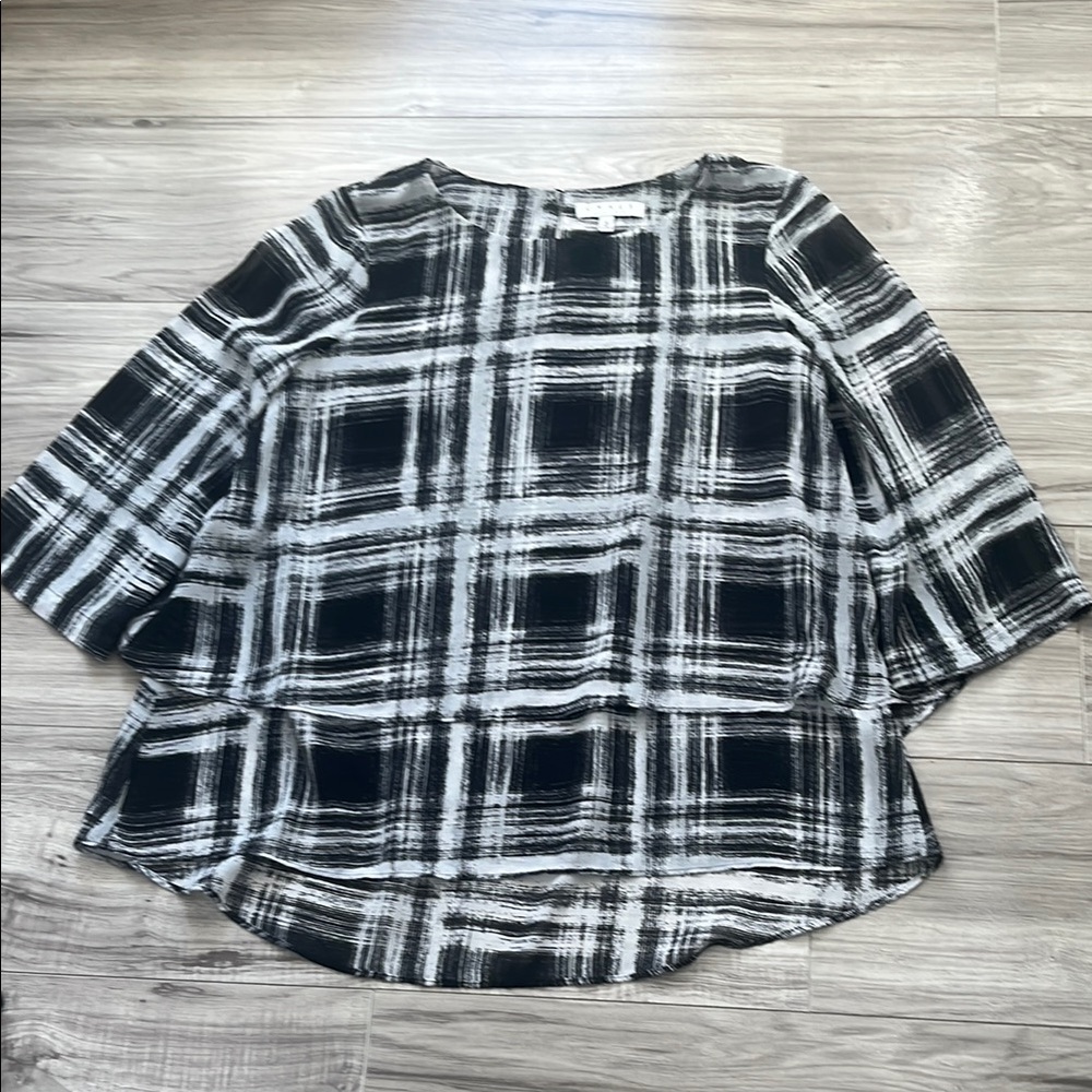Chaus Black and White 3/4 Sleeve Boxy Blouse